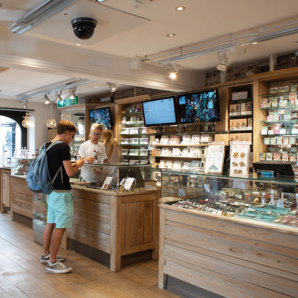 AI-based age verification in tobacco shops: The CNIL strongly opposes it