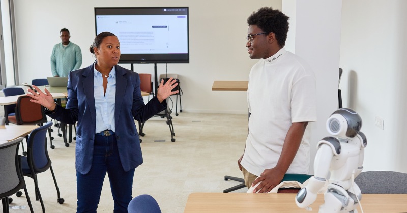 « J’ai donné la vie à un robot » : le récit d’Alex Aworet, étudiant d’aivancity